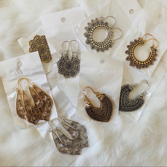 Iris Earrings in Silver - Picture 5 of 5